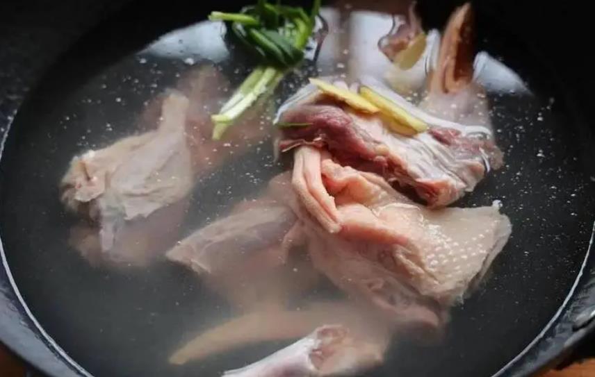 鸭子炖汤，最佳营养搭配揭秘！